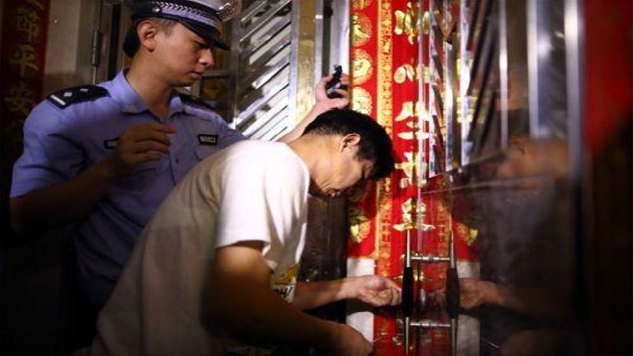 湄潭请开锁师傅开了锁后，师傅为什么一般都不进门，就算主人请也不进去？